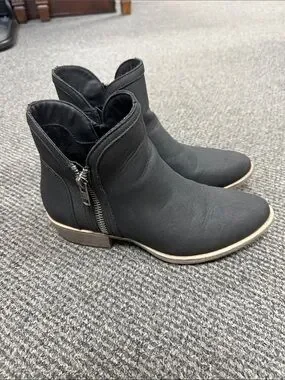 Very G | Shoes | Stevie Ankle Boot | Poshmark